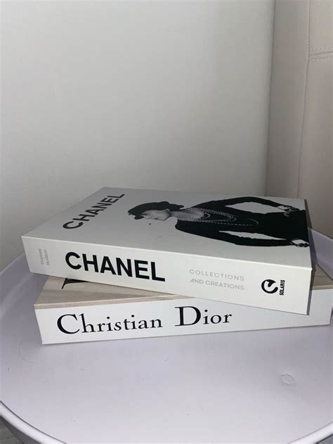 boîte en forme de livre chanel|Livre Chanel Decoration .